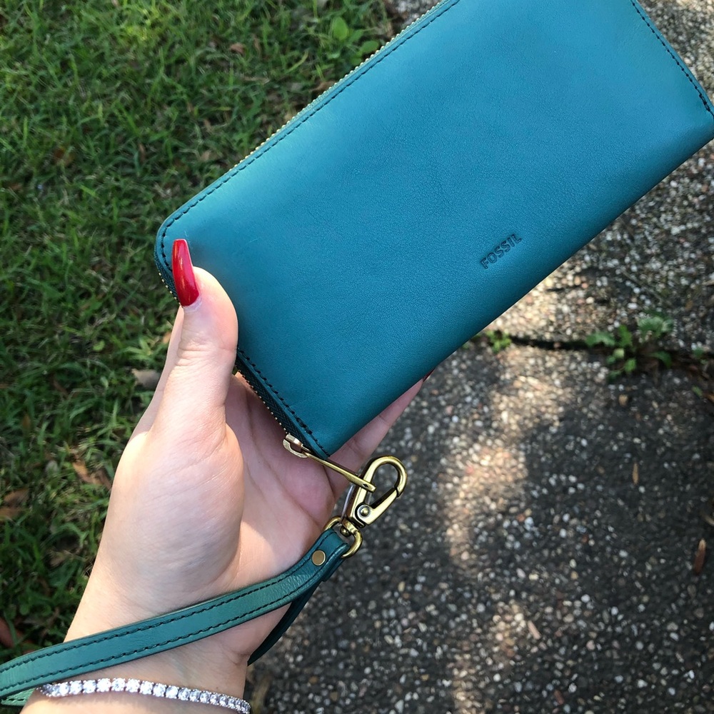 💚NWT Teal Green Fossil Wallet/Clutch💚